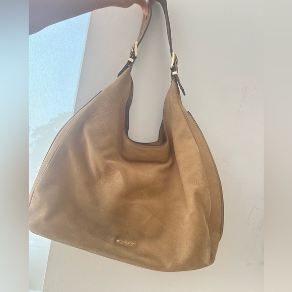 Michael Kors Handbags - Michael Kors Tan Hobo Bag